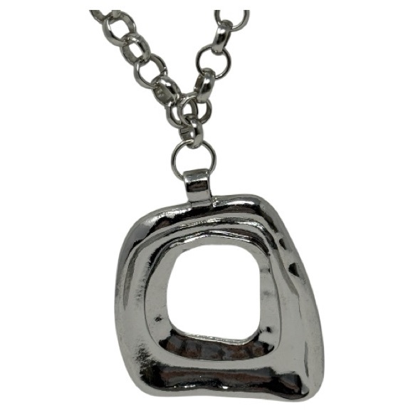 Exaggerated Silver Geometric Necklace with Toggle Clasp - Picture 6 of 9